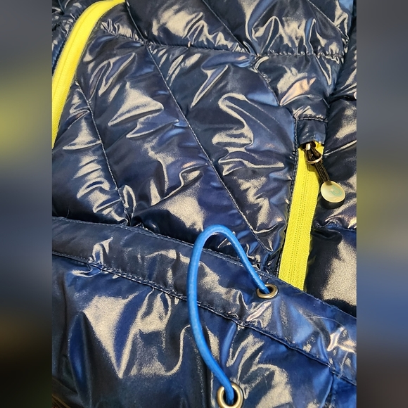 Isis Women's Shiny Blue Puffer Vest w/ Lt Green Trim, Size Large w/ DriDown Fill - Picture 7 of 7